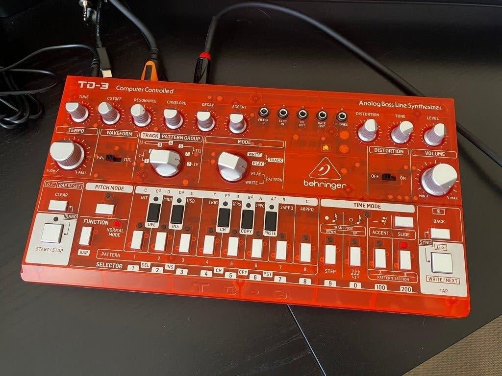 Behringer TD-3, Muziek en Instrumenten, Ophalen, Zo goed als nieuw