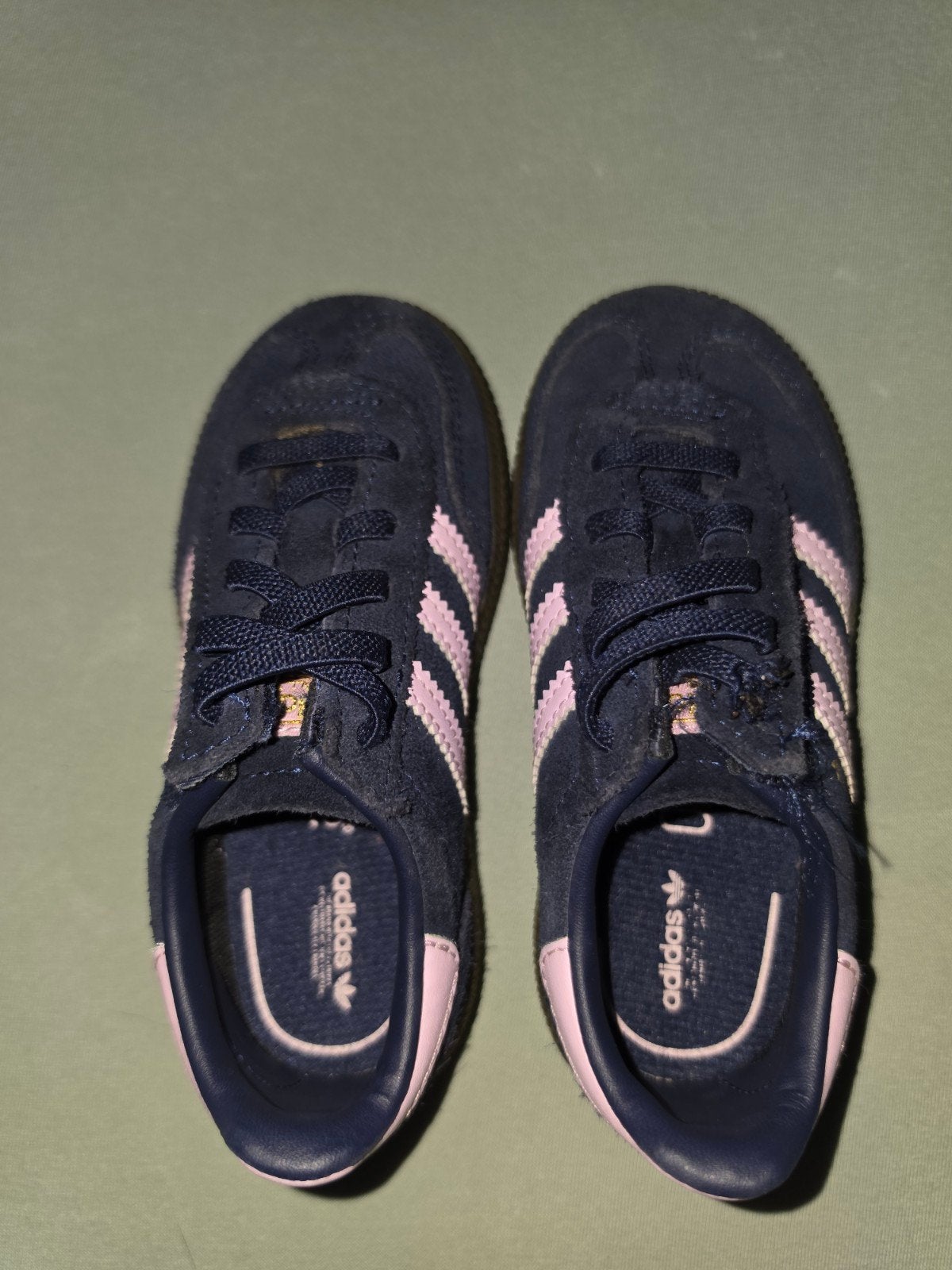 ​Adidas meissneakers donkerblauw met roze - Maat 25, Enfants & Bébés, Vêtements enfant | Chaussures & Chaussettes, Enlèvement