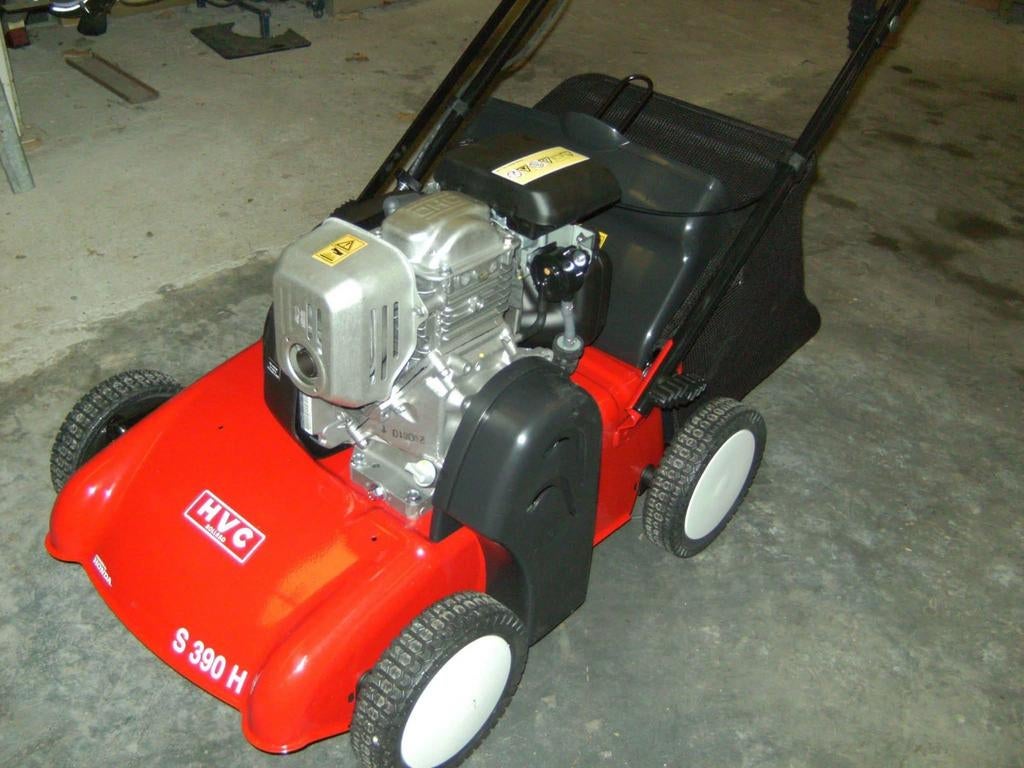 Verticuteermachine/ ontmosser te huur, Ophalen, Nieuw, Benzine, Honda