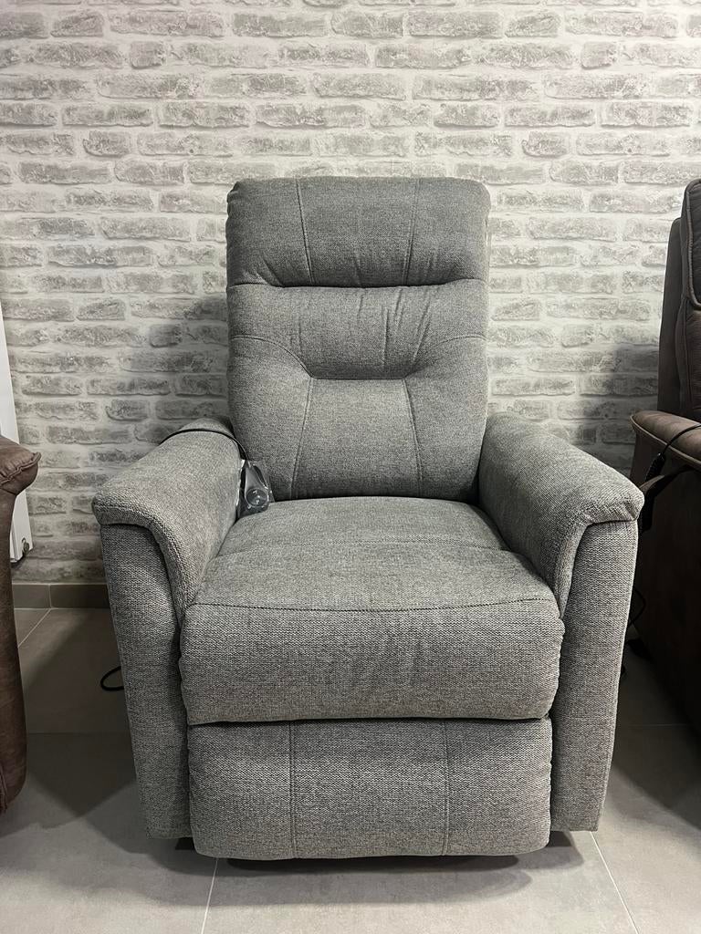 NIEUWE ELEKTRISCHE RELAXZETEL MET LIFTFUNCTIE VOOR €495!!, ., Nieuw, Ophalen of Verzenden, .