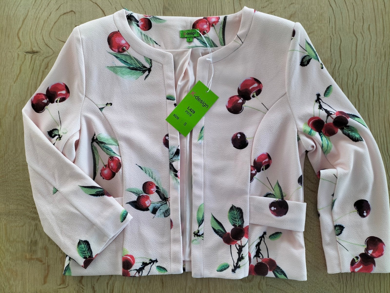 vestje K-Design, maat smalle zachtroze met kersenmotief, Ophalen of Verzenden, Nieuw