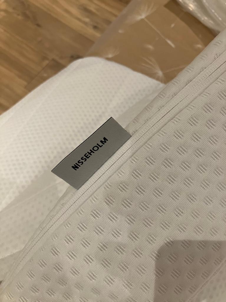 Housse lavable surmatelas Nisseholm (ikea), Enlèvement, Comme neuf