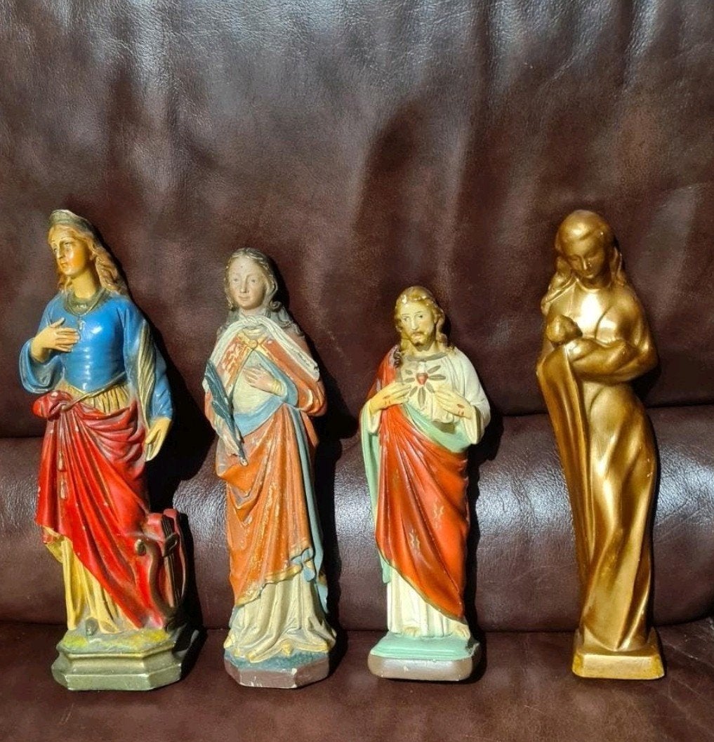 Statues en terre cuite de 30 à 40 cm de haut
Prix pour tout, Antiquités & Art, Enlèvement ou Envoi
