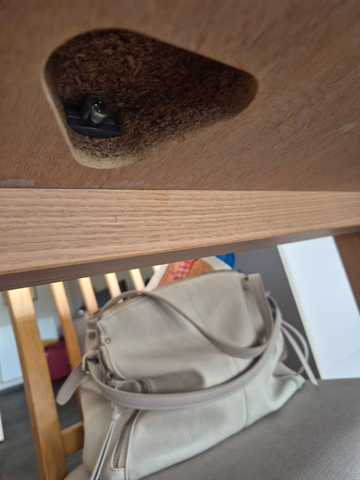 Stevige tafel + 5 stoelen (gratis af te halen!!), Ophalen, Gebruikt