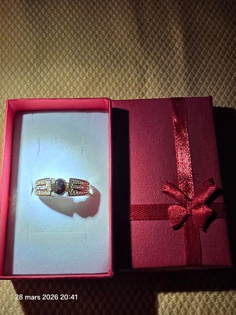 Vergulde zilveren ring met zwarte opaal uit Ethiopië, Geel, Nieuw, Met edelsteen, Dame