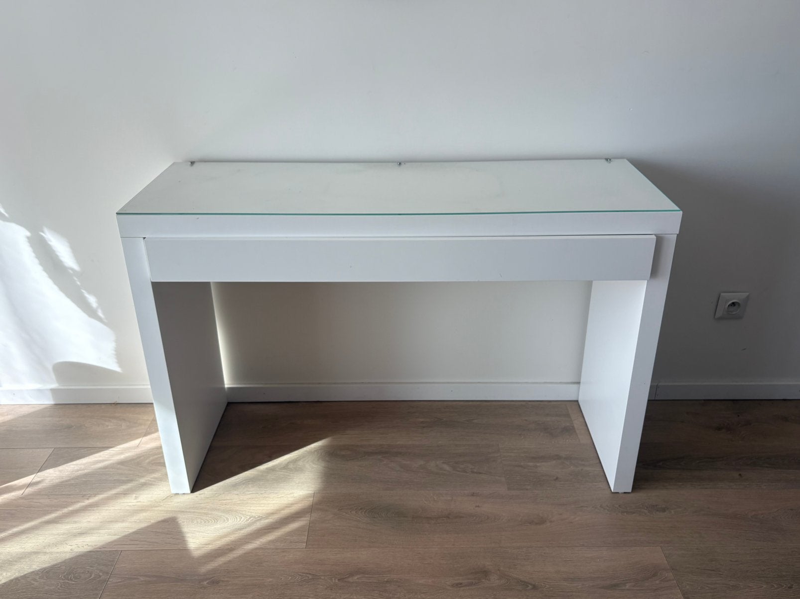 Witte IKEA tafel, Huis en Inrichting, Ophalen, Zo goed als nieuw
