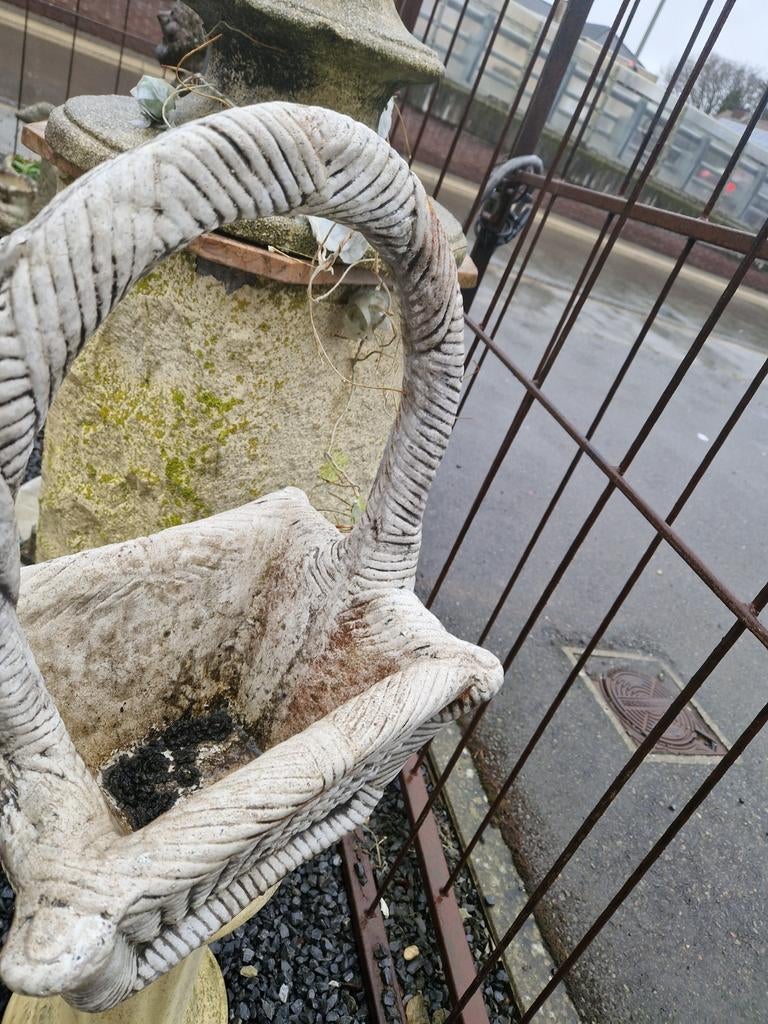Corbeille en pierre blanche 50cm 40€, Jardin & Terrasse, Enlèvement