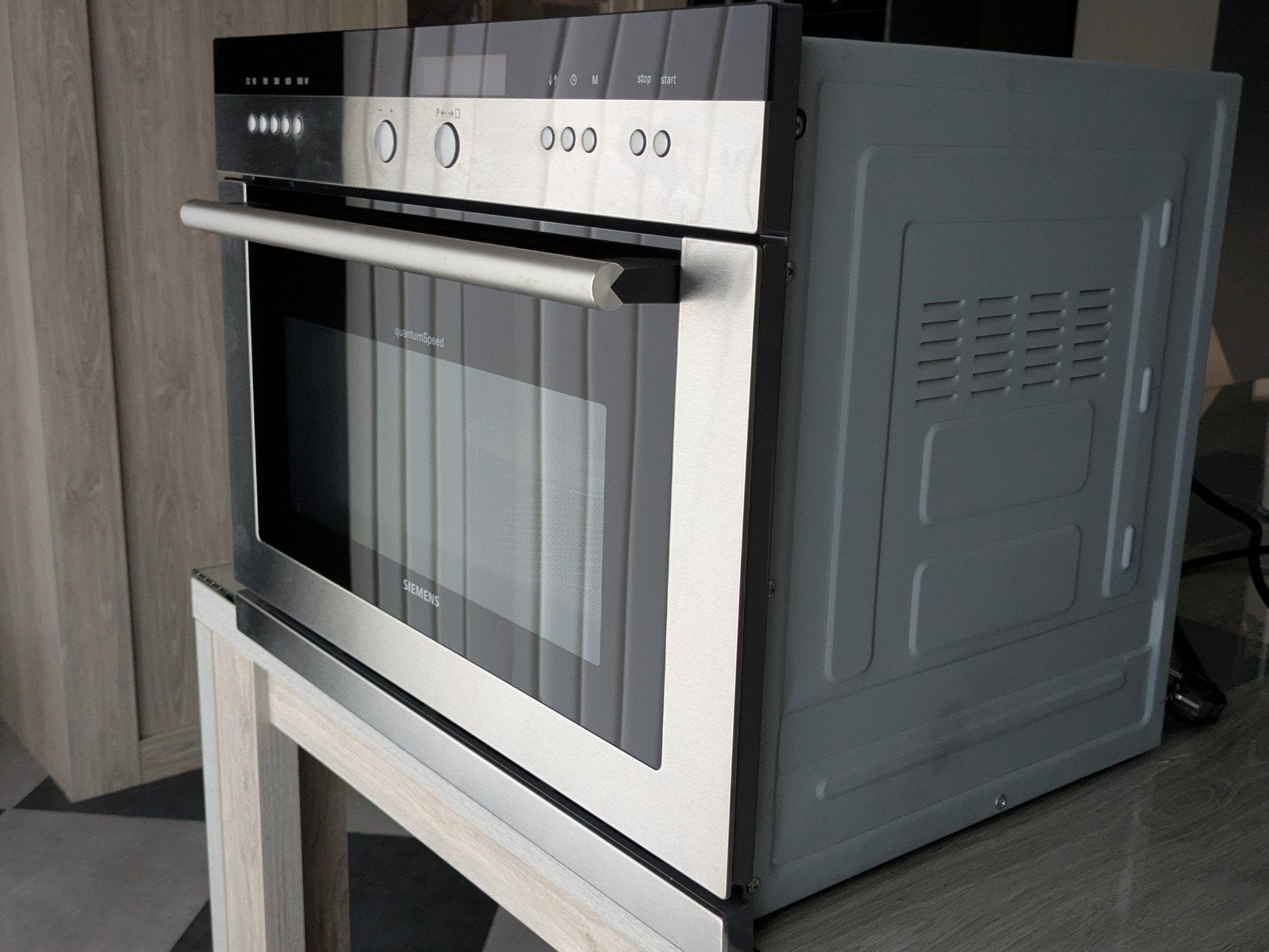 Microgolf"oven" (quantumSpeed), Elektronische apparatuur, Ophalen, 45 tot 50 cm, Gebruikt, Oven