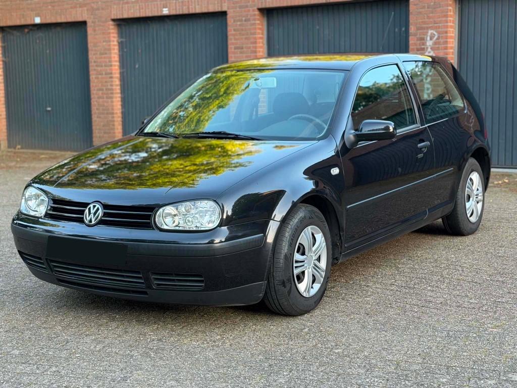 Golf 4, 1.4 BENZINE, Auto's, Volkswagen, Zwart, Zwart, Handgeschakeld, Stadsauto