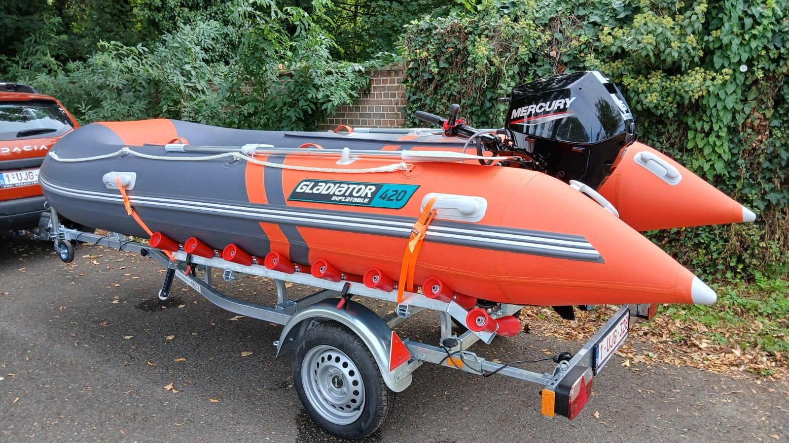 Zodiac 4,2m Fond alu strict neuf gar15mois, Sports nautiques & Bateaux, Canots pneumatiques, Enlèvement, Zodiac