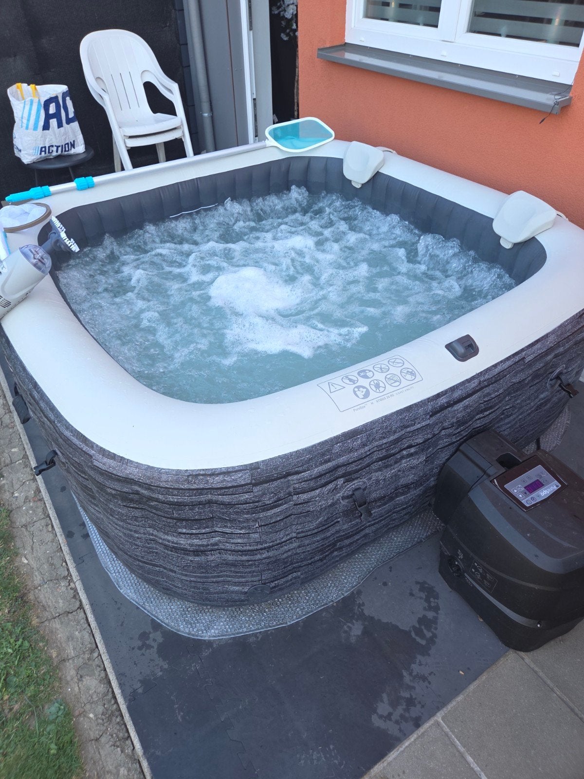 jaccuzi intex 6 personnes plus accessoires complet, Jardin & Terrasse, Enlèvement, Tapis de sol