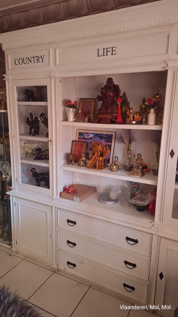 Witte stijlvolle kast te koop in mol, Ophalen