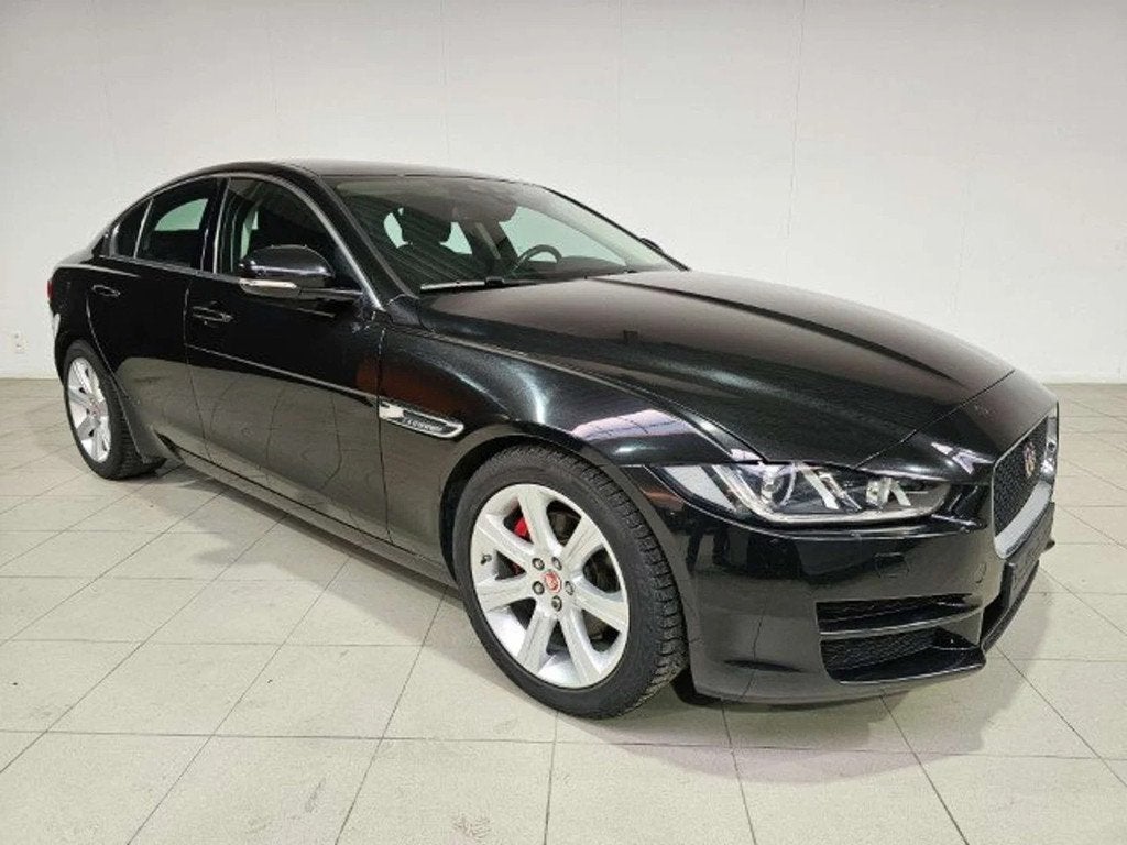 Jaguar XE XE 20d Portfolio (bj 2015, automaat), Auto's, Jaguar, Automaat, 4 deurs, Stof, 4 cilinders