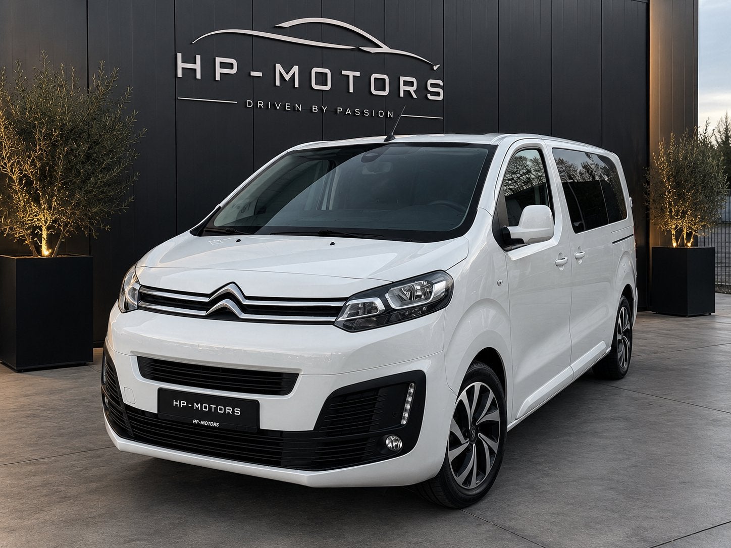 Citroën Jumpy - 2021 - 5 places - utilitaire léger - 2.0, Euro 6, Entreprise, Noir, 4 cylindres