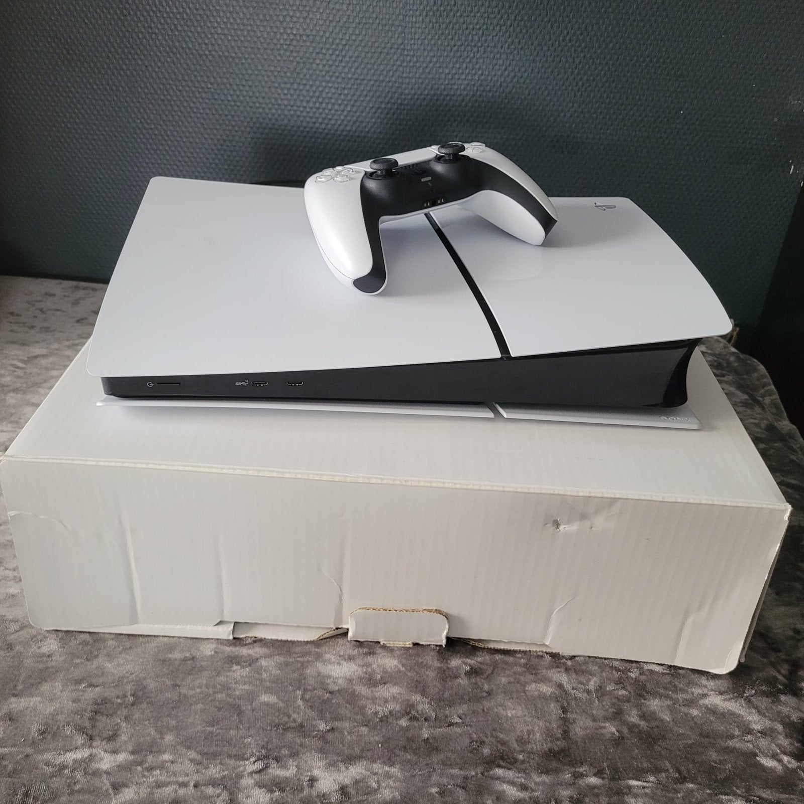 PS 5 slim 1 TB met 1 controller en instructies., Games en Spelcomputers, Spelcomputers | Sony PlayStation 5, Ophalen, Zo goed als nieuw