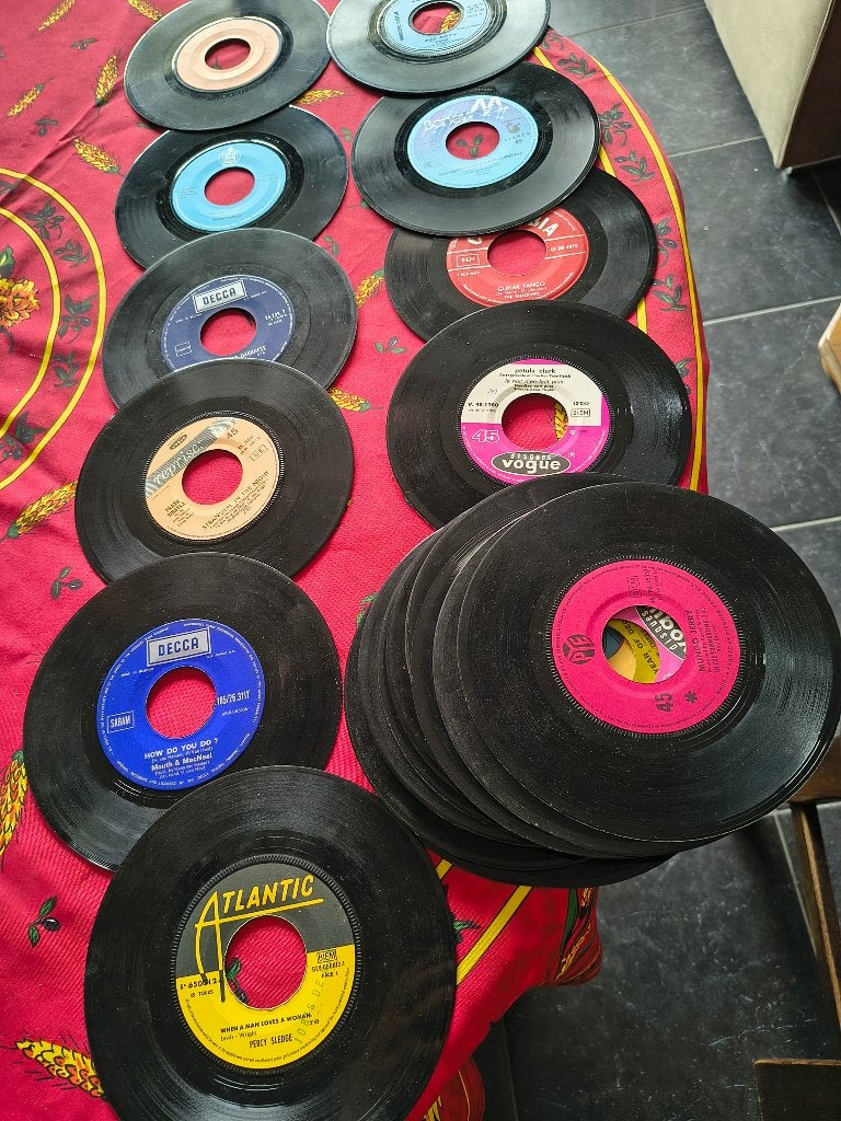 Pakket 6 van 25 vinyl singles 45T:hits uit de 50's,60's&70's, Ophalen of Verzenden, 1960 - 1969, Gebruikt, 7 inch