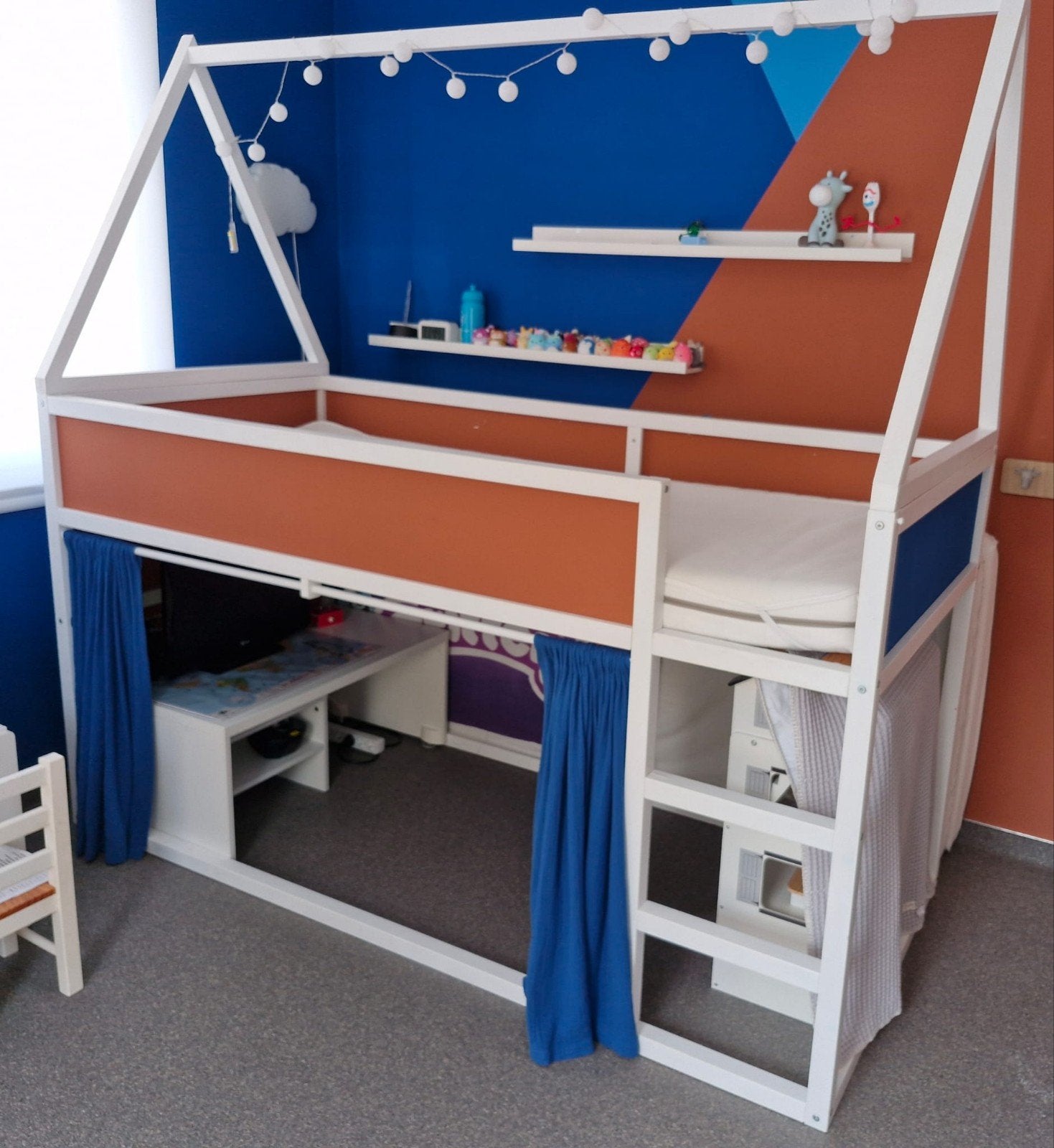 🏡 Unieke hoogslaper / stapelbed in huisvorm – inclusief mat, Ophalen, Stapelbed