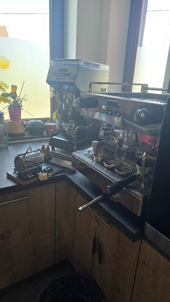 Rocket Espresso 1 Groupe - Pompe - Filtre - Grinder (option), Machine à espresso, Enlèvement ou Envoi, Reconditionné, Café en grains