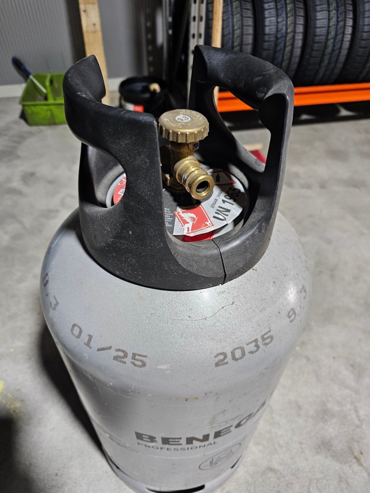 Volle gasfles propaan bv voor heftruck, Ophalen