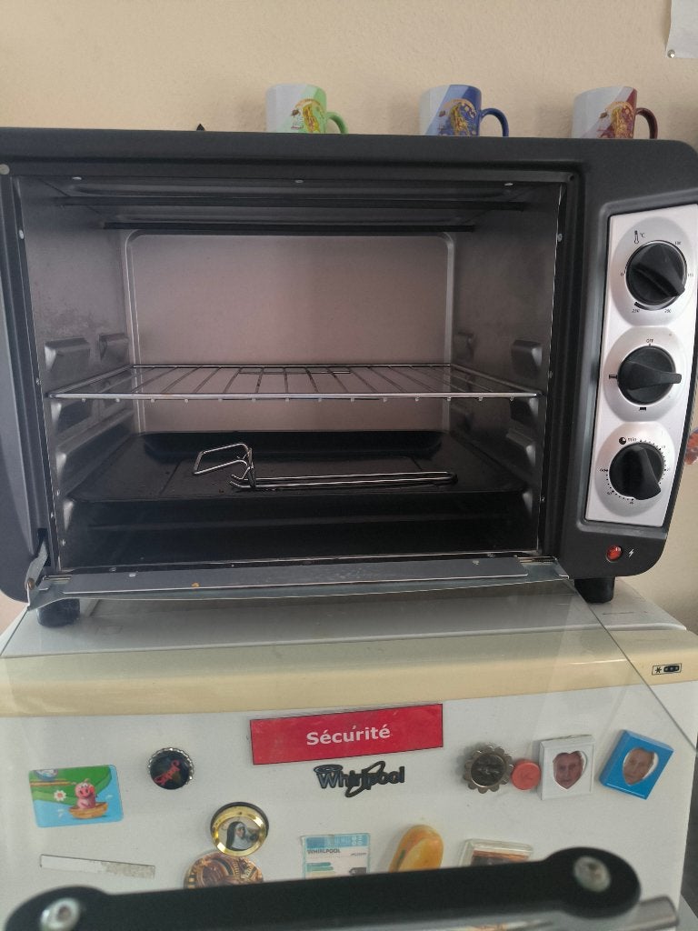 FOUR ELECTRIQUE 1500W 35L, Enlèvement, Utilisé, 45 à 60 cm, Moins de 45 cm