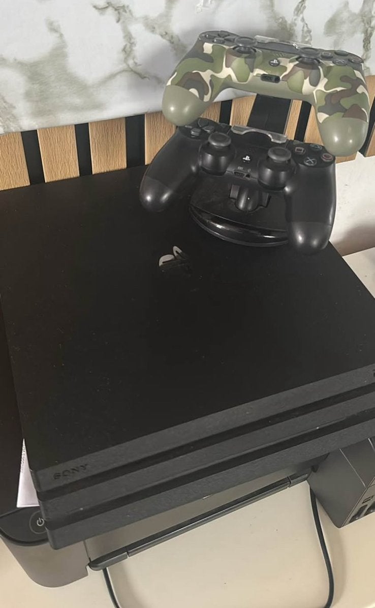 Ps4 pro, Games en Spelcomputers, Spelcomputers | Sony PlayStation 3, Ophalen, Zo goed als nieuw
