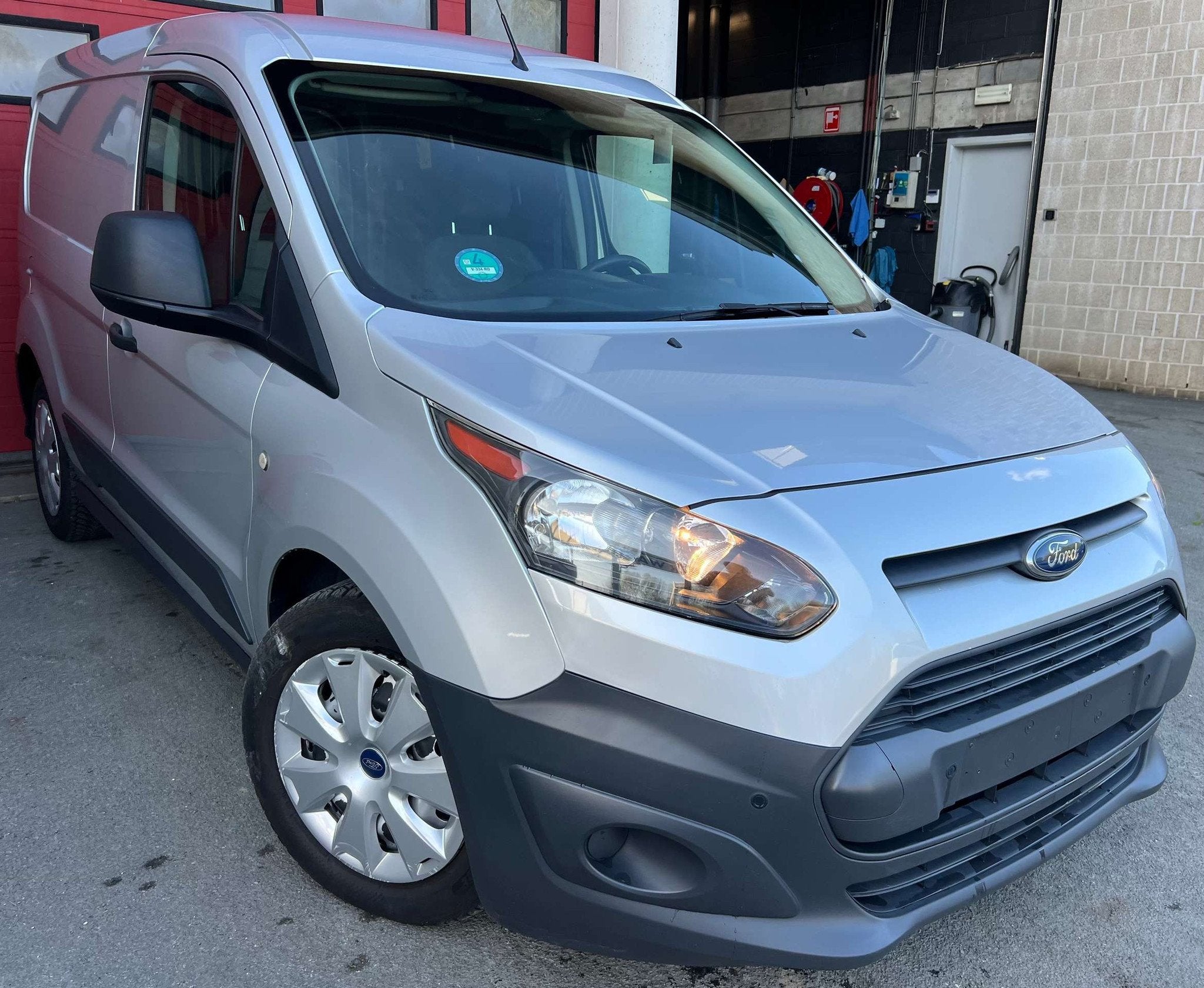 Ford Transit Connect 1.5 TDCi Ambiente + CLIM + EURO 6b, Argent ou Gris, Achat, Entreprise, 2 places