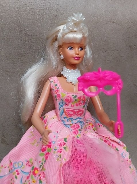 Rare poupée vintage Hasbro Sindy « Magic Eyes » (complète), Collections, Poupées, Comme neuf, Poupée, Enlèvement ou Envoi