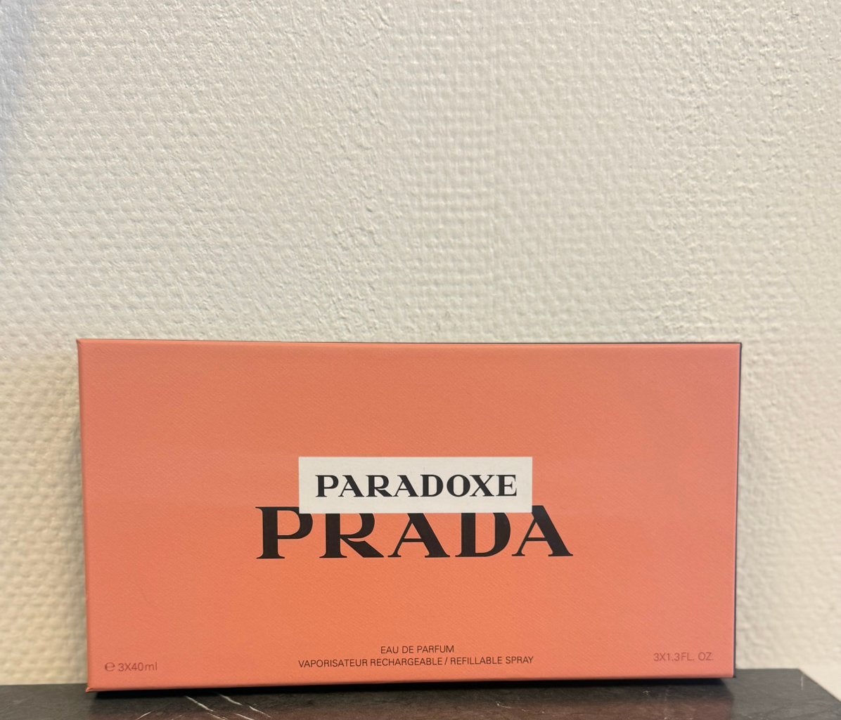 Prada Paradoxe, Ophalen