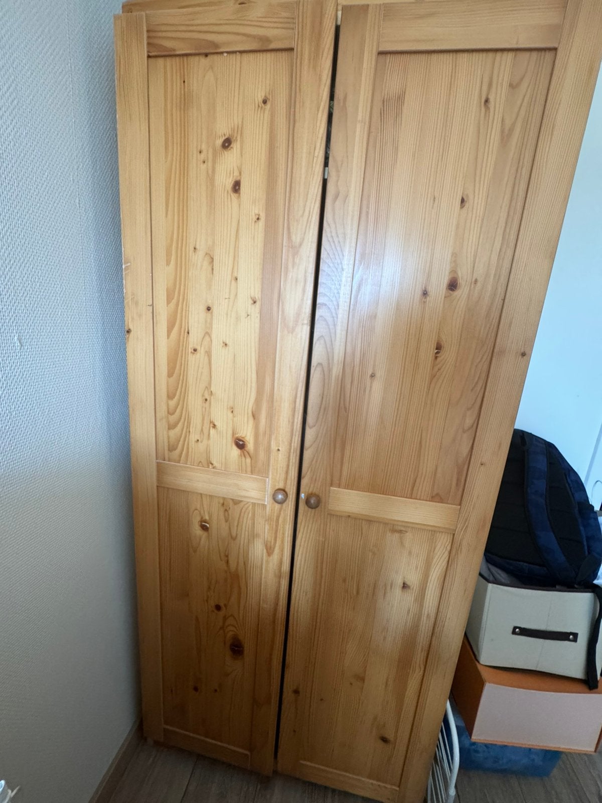 houten kledingkast—-20 euro—Leuven, Huis en Inrichting, Kasten | Kleerkasten, Ophalen, Zo goed als nieuw