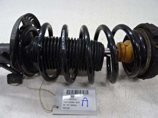 RESSORT DE SUSPENSION AVANT Volkswagen Polo IV (9N1 / 2/3), Utilisé, Volkswagen