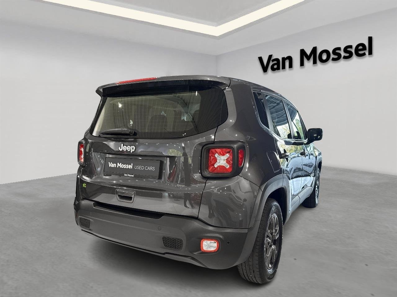 Jeep Renegade 1.5 Turbo T4 130 4x2 MHEV DCT7 Longitude, Auto's, 4 deurs, Stof, Gebruikt, Zwart
