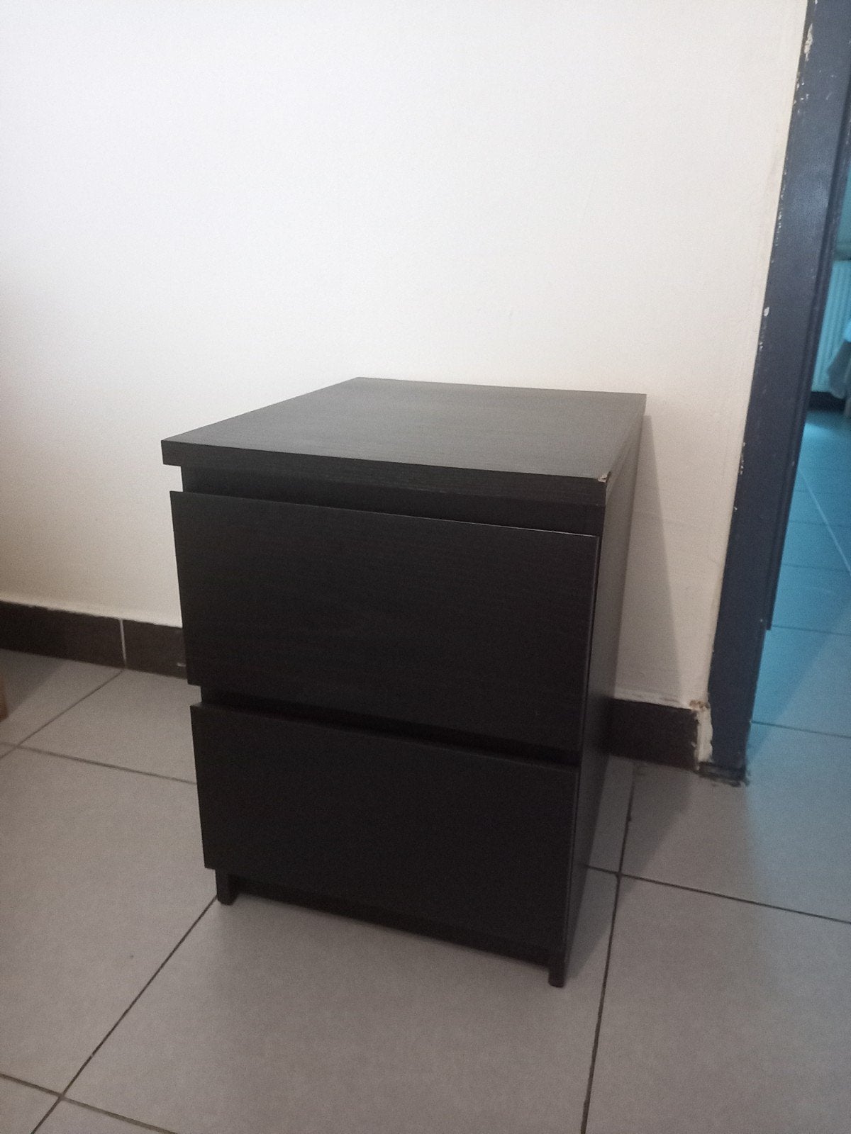 10€ voor een stuk (Zwarte kleur)4055 cm merk:MALM IKEA, Huis en Inrichting, Slaapkamer | Nachtkastjes, Ophalen, Minder dan 45 cm