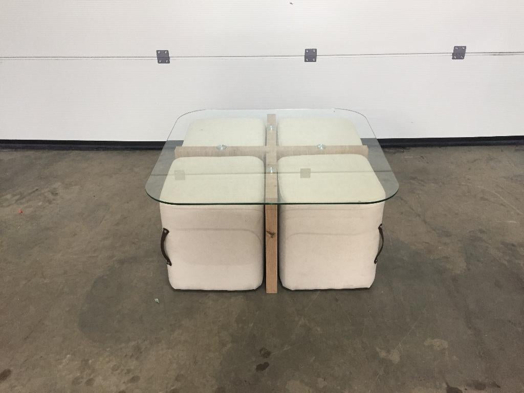 (130) moderne salontafel met 4 poefs (nieuw)., Ophalen, Nieuw