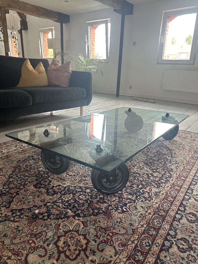 FONTANA ARTE table basse rectangulaire à roues, Huis en Inrichting, Tafels | Salontafels, Gebruikt, 5 – 50, 50 tot 100 cm, 100 tot 150 cm