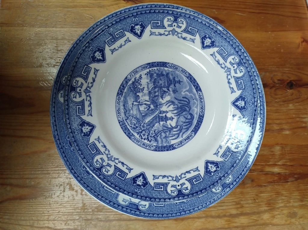 Lot de 5 assiettes anciennes Boch – décor Yeddo, Enlèvement