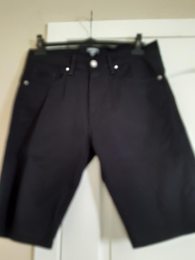 Korte zwarte broek maat 31, Enlèvement ou Envoi, Neuf, Noir, Carhartt