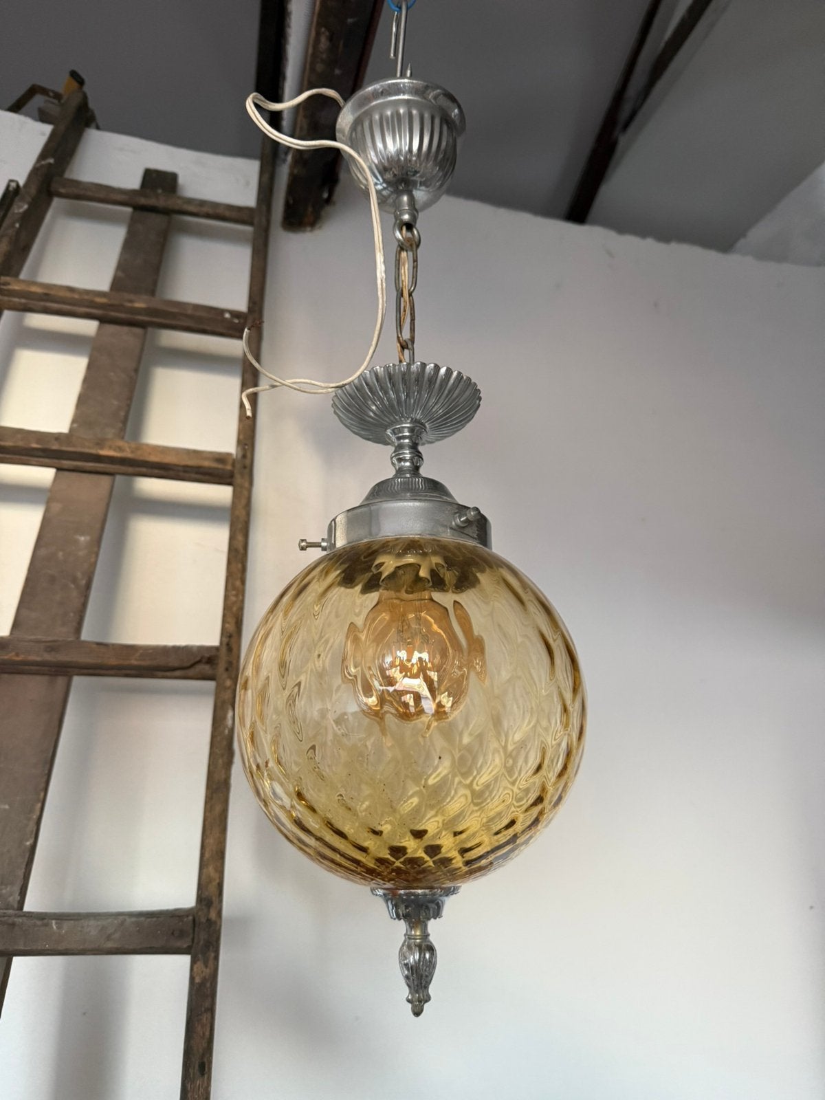 Vintage hanglamp bol amberkleurig glas, Ophalen