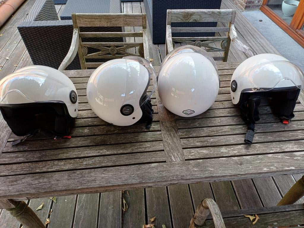 Casques Vespa, blancs, de taille S à XL, quelques fois, Enlèvement, Comme neuf
