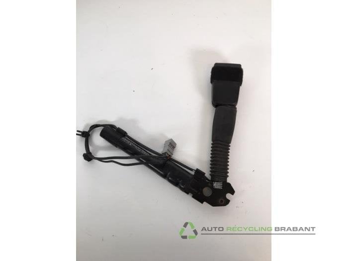 Tendeur de ceinture droit d'un BMW 3-Serie, -, 3 mois de garantie, Utilisé, -