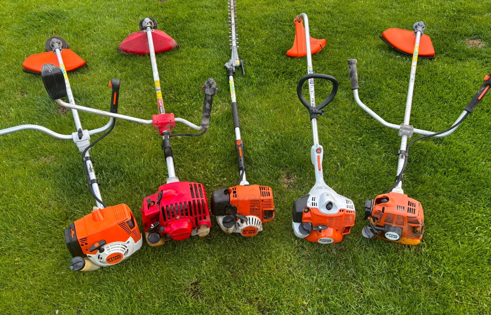 Lot van 5 machines 4x Stihl en 1x Honda, Enlèvement