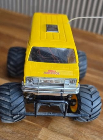 Tamiya lunchbox Yellow, Hobby en Vrije tijd, Elektro, Nieuw, Ophalen of Verzenden, Schaal 1:10