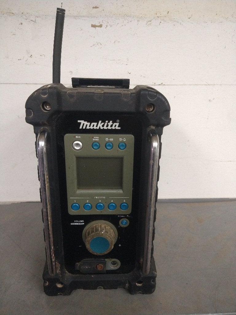 Makita BMR 100 Bouwradio Voor onderdelen, Ophalen of Verzenden, Gebruikt, Bouwradio