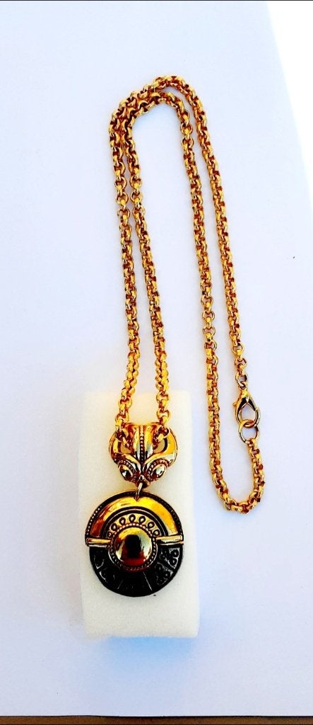 Collier vintage en métal doré épais, Enlèvement ou Envoi, Avec pendentif, Or, Comme neuf