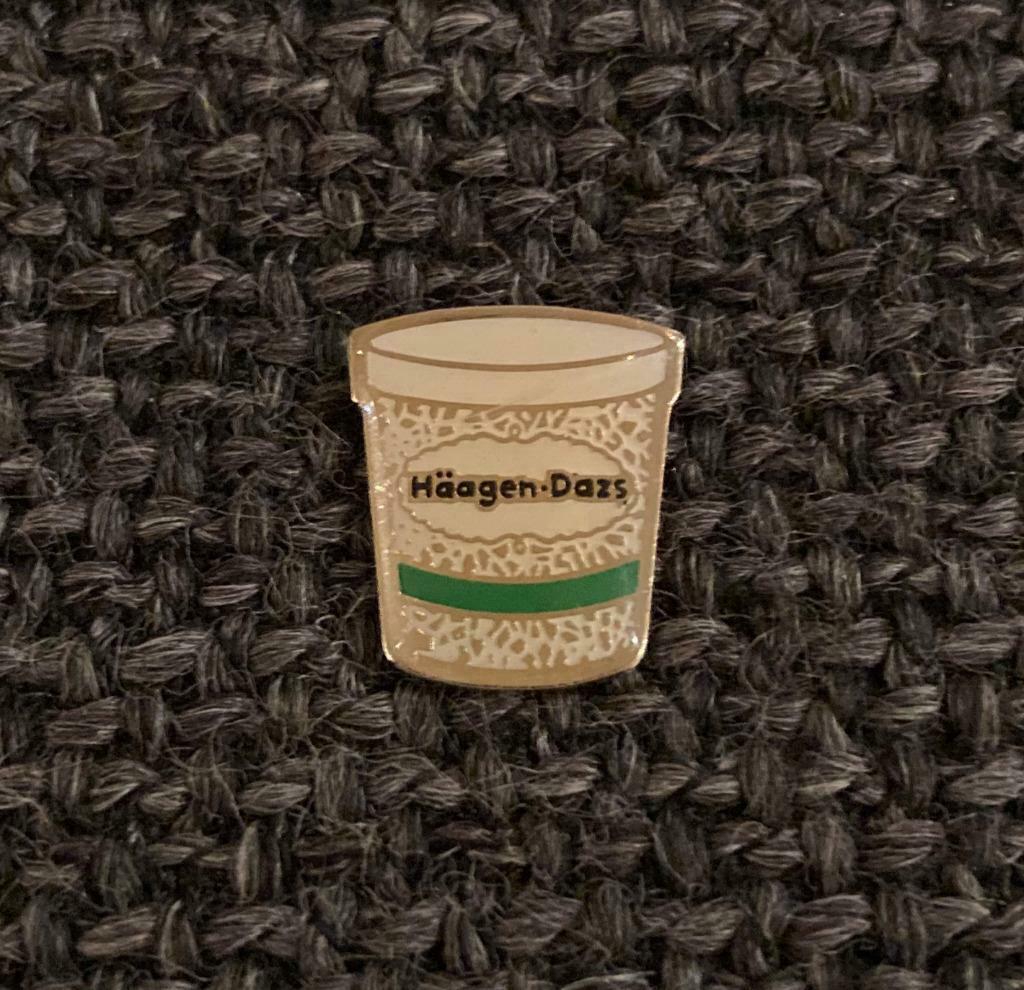 PIN - HÄAGEN-DAZS - GLACIER - ICE CREAM - GLACE - ROOMIJS, Envoi, Utilisé, Marque, Insigne ou Pin's