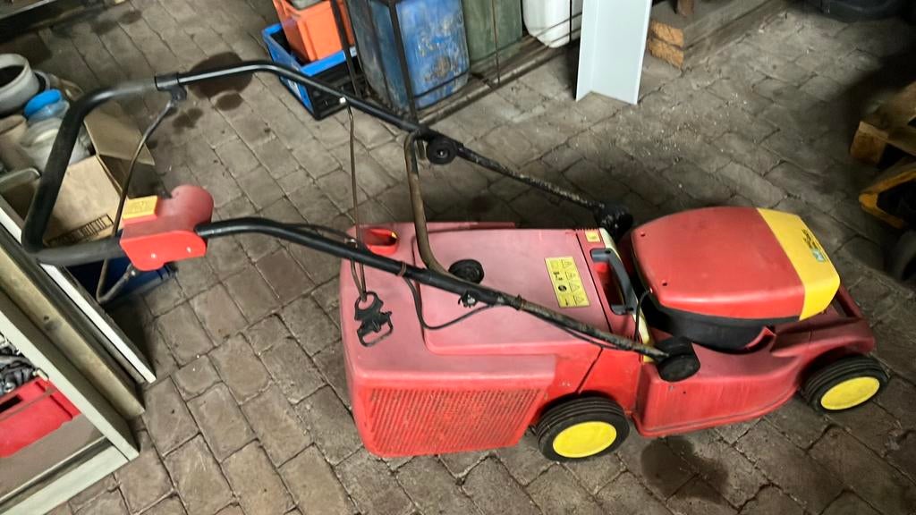 grasmaaiers, Tuin en Terras, Grasmaaiers, Ophalen, Zo goed als nieuw, Opvangbak