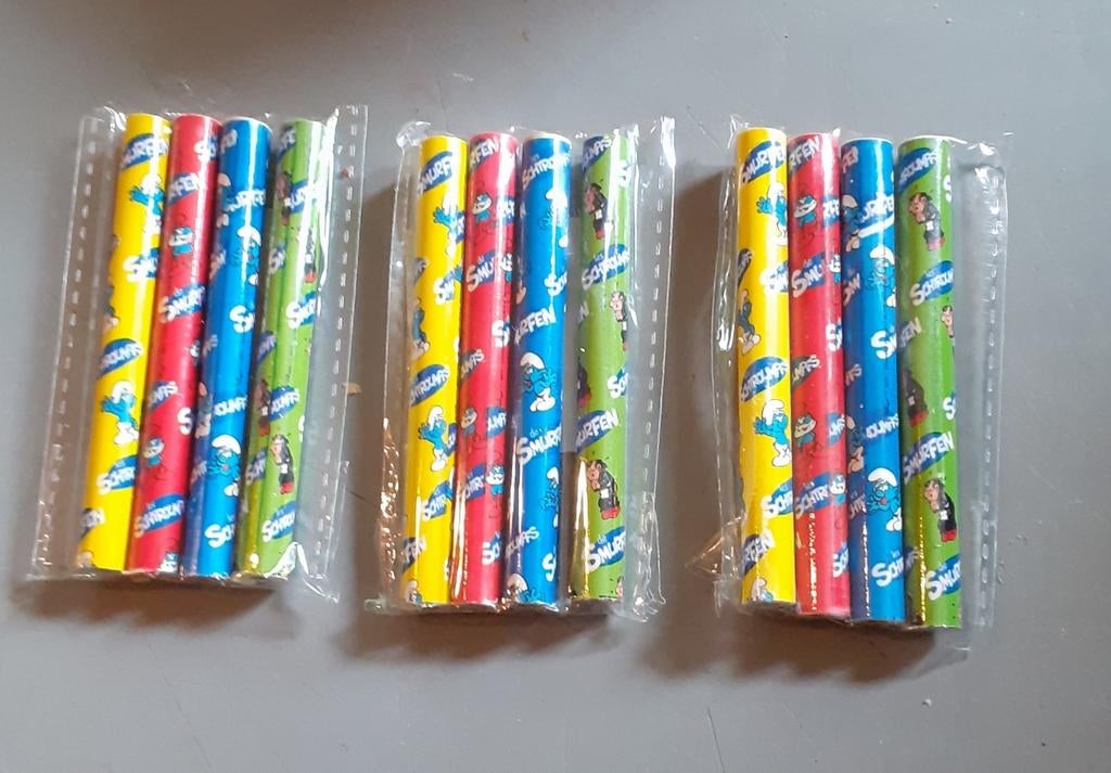 Lot de 3 paquets crayon 4 couleurs 9cm schtroumfs smurfen, Ophalen of Verzenden, Nieuw