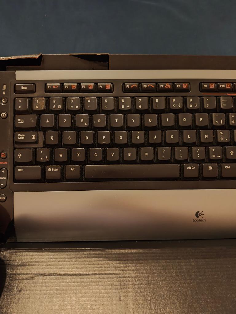 clavier sous fil AZERTY Logitech S510  dongle absent !, Enlèvement ou Envoi, Logitech, Azerty, Utilisé