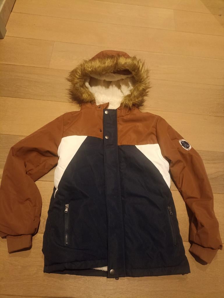 New coat., Enlèvement
