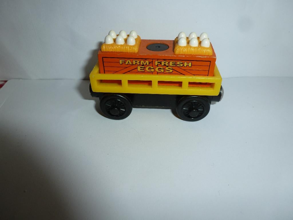 Brio-compatibel wagon met lading eieren egg car, Kinderen en Baby's, Speelgoed | Houten speelgoed, Zo goed als nieuw, Ophalen of Verzenden