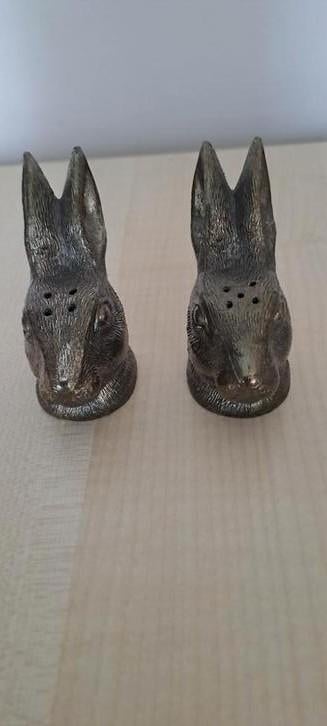 Salière et poivrière ancienne, Enlèvement, Comme neuf